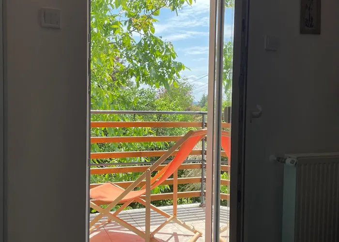 Apartment Quiet, Green, Relaxing Place - 1 Bedroom *