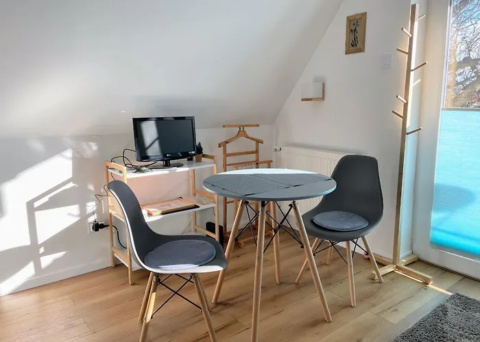 Quiet, Green, Relaxing Place - 1 Bedroom דירה